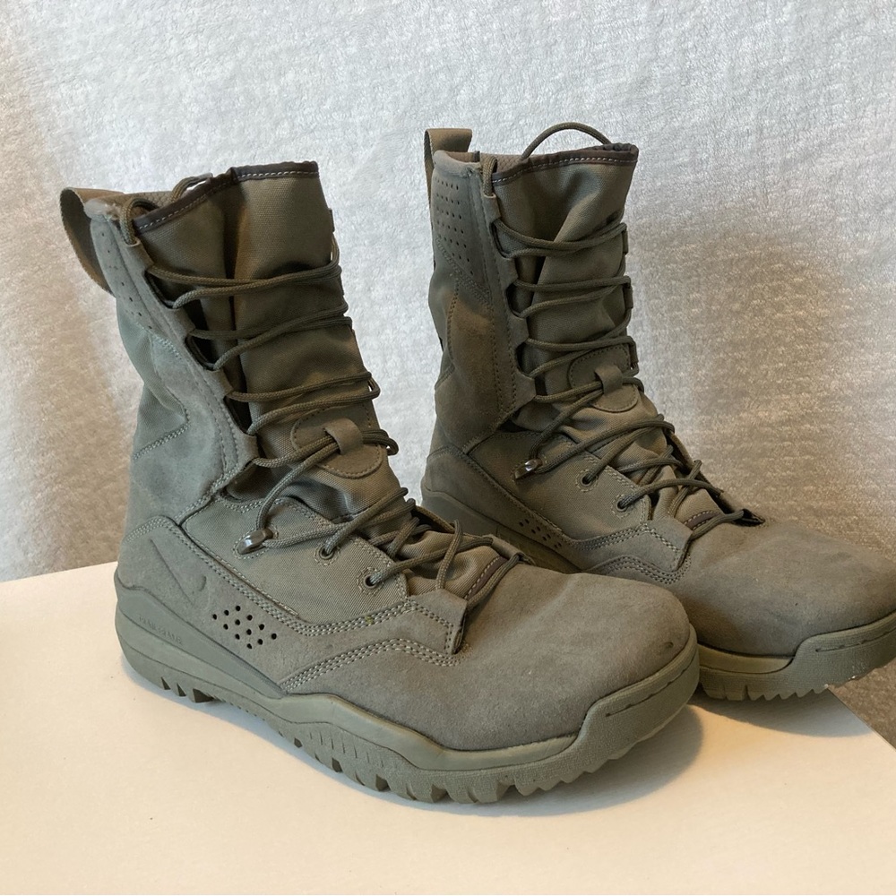 Nike SFB Boots Grey